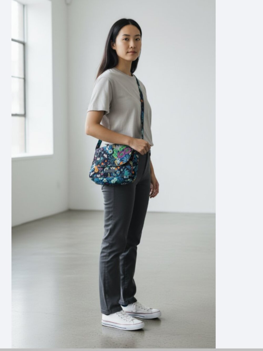 Vera Bradley Crossbody Bag Floral Quilted Cotton Navy Blue Retired Pattern